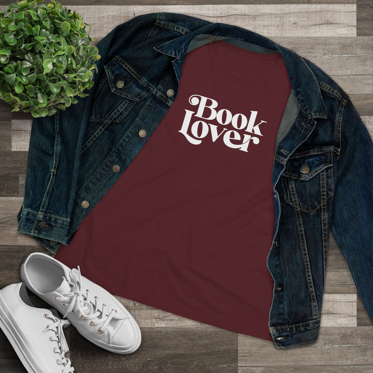 Book Lover Women’s Tee - Vintage Script Literary Graphic T-Shirt